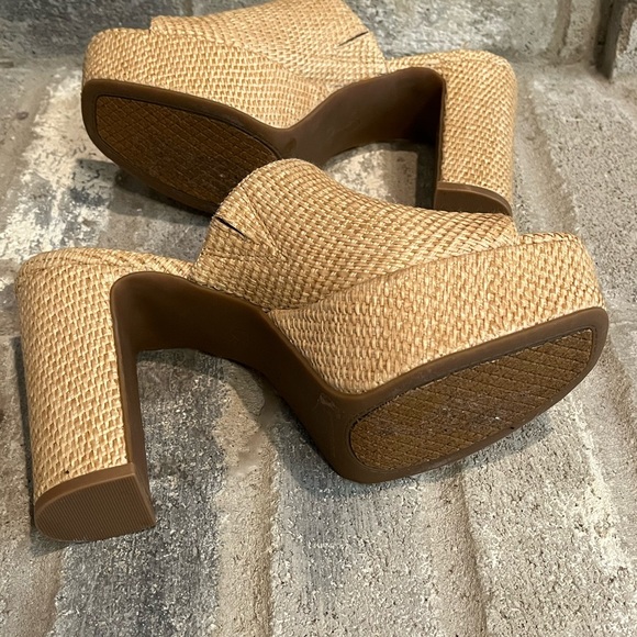 New/Never worn Jessica Simpson “JS-Camree” cork and man made sole. Sz. 8 1/2 - Picture 5 of 7